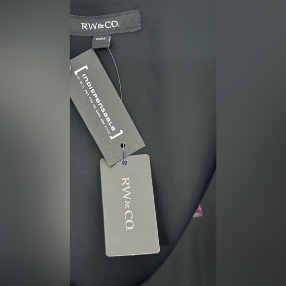 ✨NWT✨ RW&CO. Women’s Floral Print Sleeveless Top- Size Medium - Picture 7 of 9